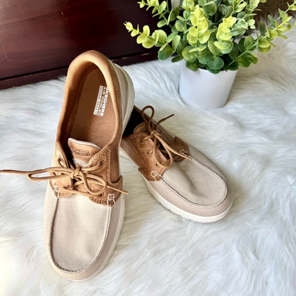 Skechers On-The-Go Flex Embark Tan Canvas & Leather Slip On Boat Shoes Size 9 - Picture 1 of 16